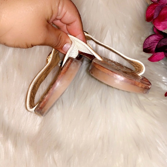 TORY BURCH Cream Leather Flip Flop - Picture 5 of 7